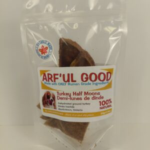 Dehydrated ground turkey in half moon shapes 50 gr in clear bag
